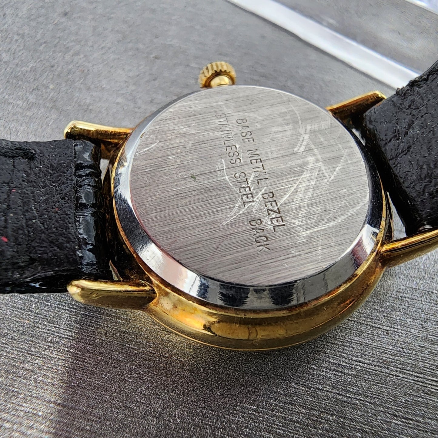 Benrus Watch Women 24mm Black Dial Gold Tone Round Diamond Accents New Battery9
