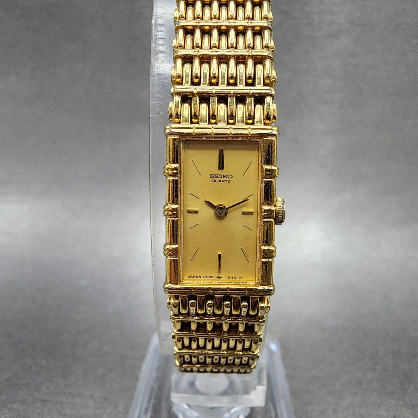 Seiko Tank Watch Women 12mm Champagne Dial Gold Tone 2e206109 New Battery0