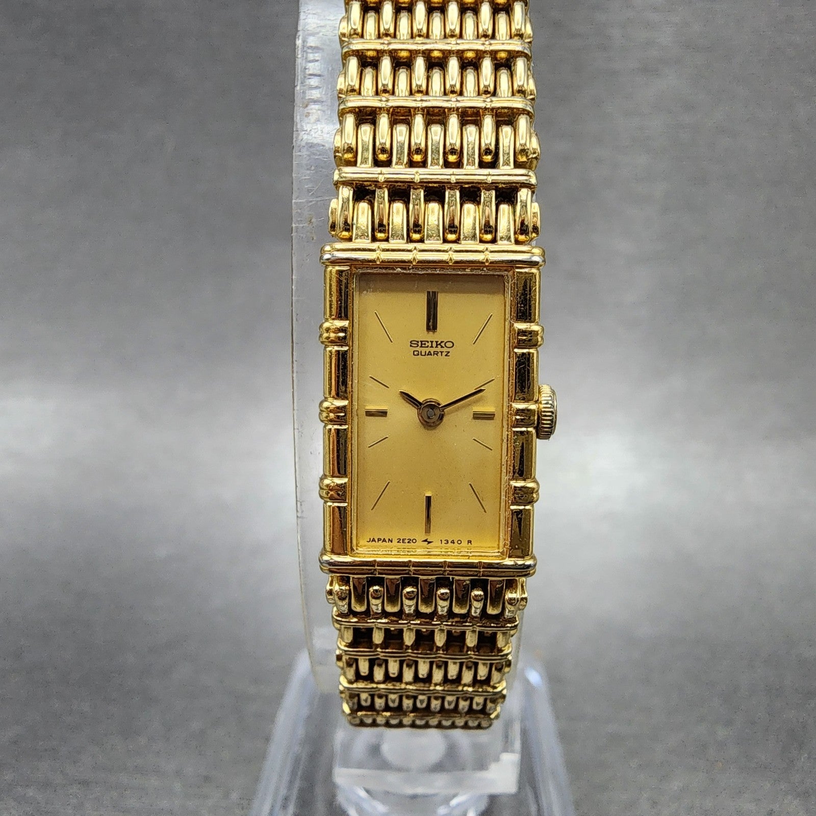 Seiko Tank Watch Women 12mm Champagne Dial Gold Tone 2e206109 New Battery0