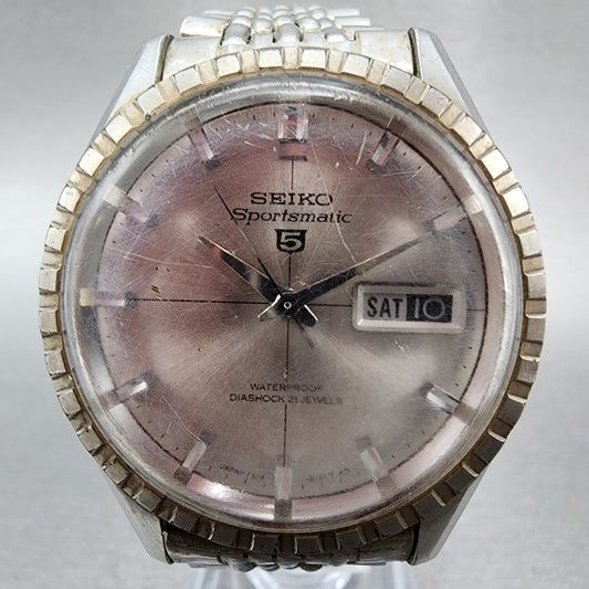 Seiko 5 Sportsmatic Watch Men 37mm Silver Dial Silver Tone Daydate Round Runs