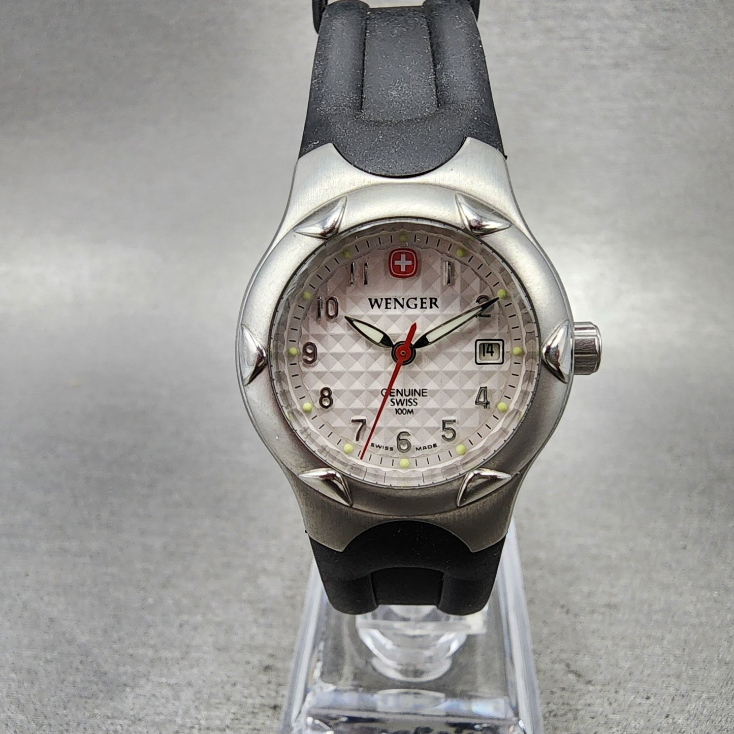 Wenger Dive Watch Women 28mm White Dial Steel Date Round 250.0492 New Battery0