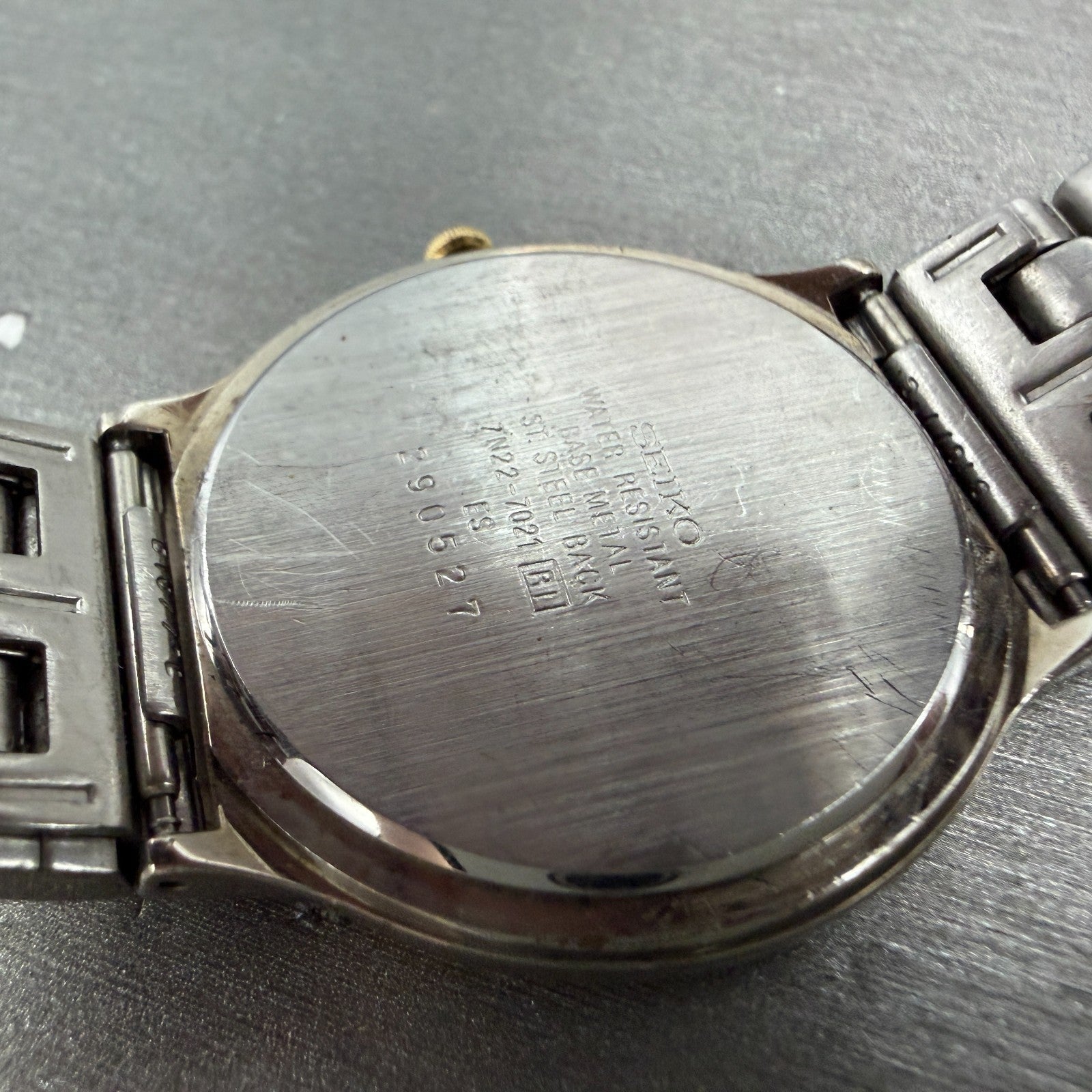 Seiko Watch Men 34mm White Dial Two Tone Date Round 7N22-7021 New Battery9