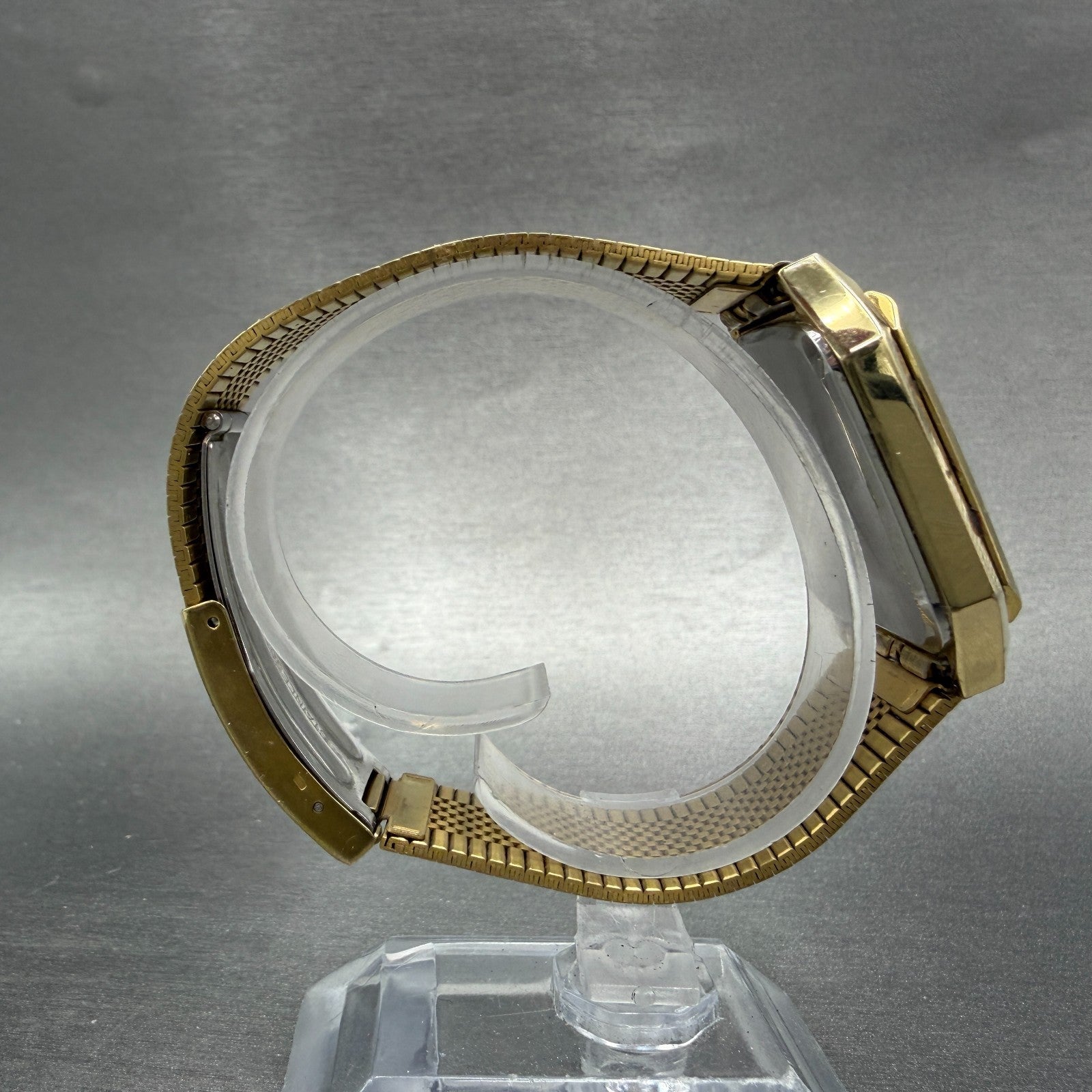 Citizen Forma Tank Watch Men 31mm Champagne Dial Gold Tone Daydate New BatteryAB8