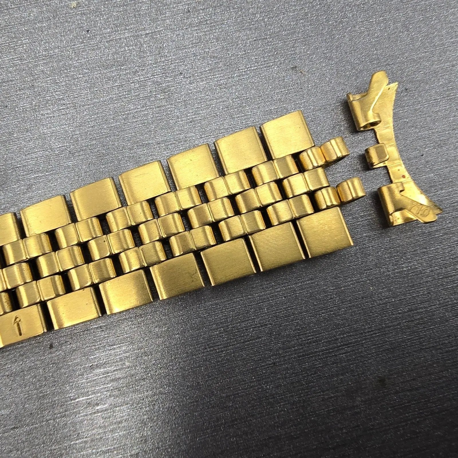 Bulova Bracelet Gold Tone 19mm Stainless Steel Y10 READ!!!!!!! Tri Folding Clasp15