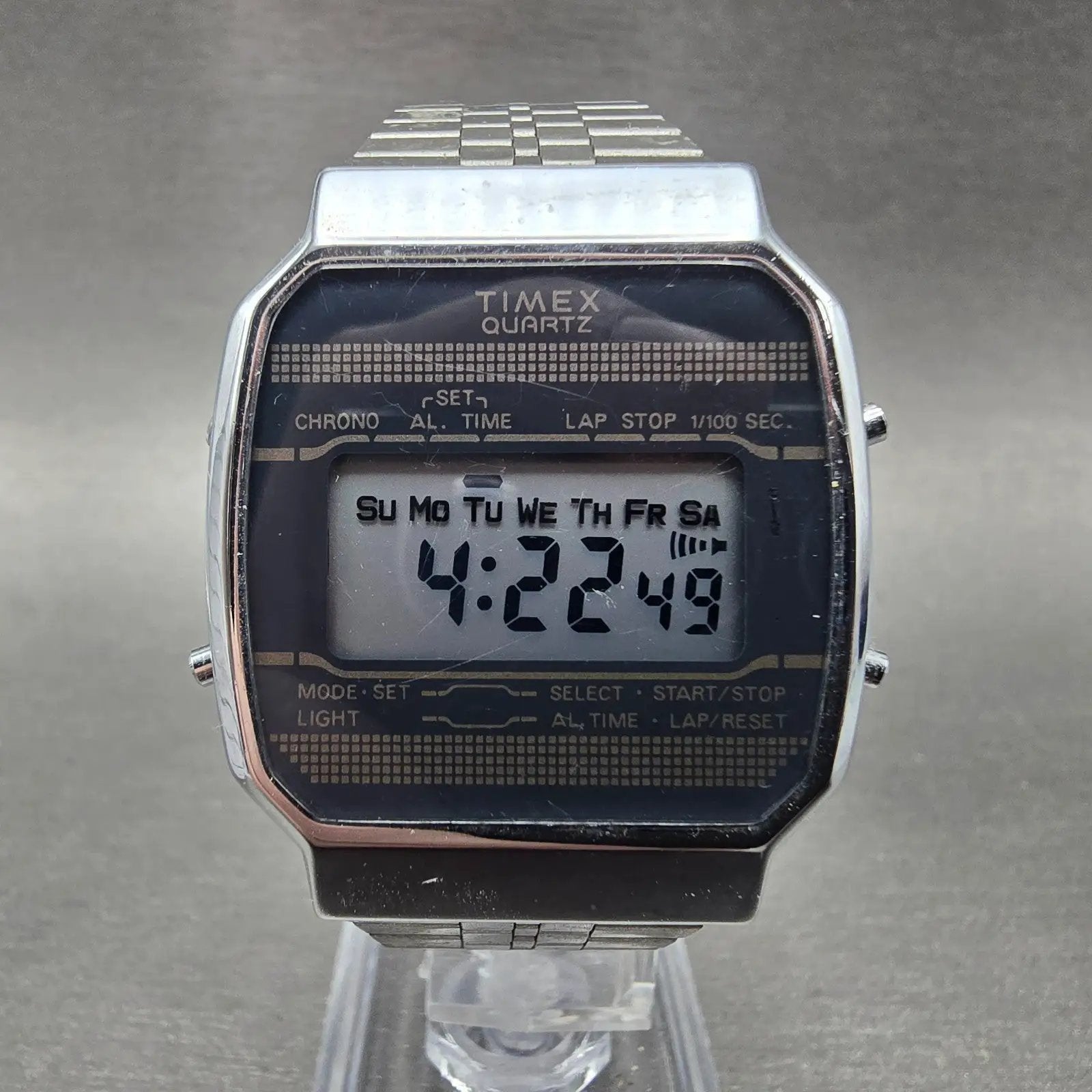 Timex Digital Watch Men 33mm Silver Alarm Chronograph New Battery Vintage0