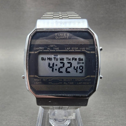 Timex Digital Watch Men 33mm Silver Alarm Chronograph New Battery Vintage0