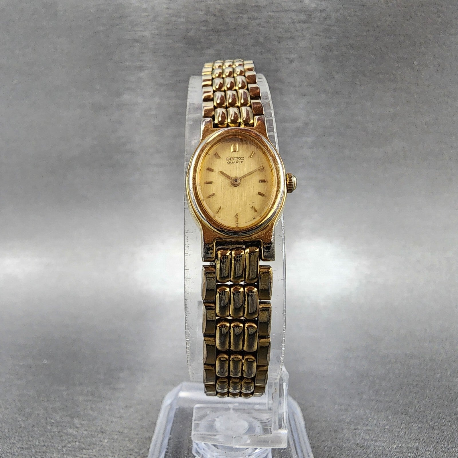 Seiko Watch Women 15mm Gold Dial Gold Tone Oval 1F205B90 New Battery Vintage5