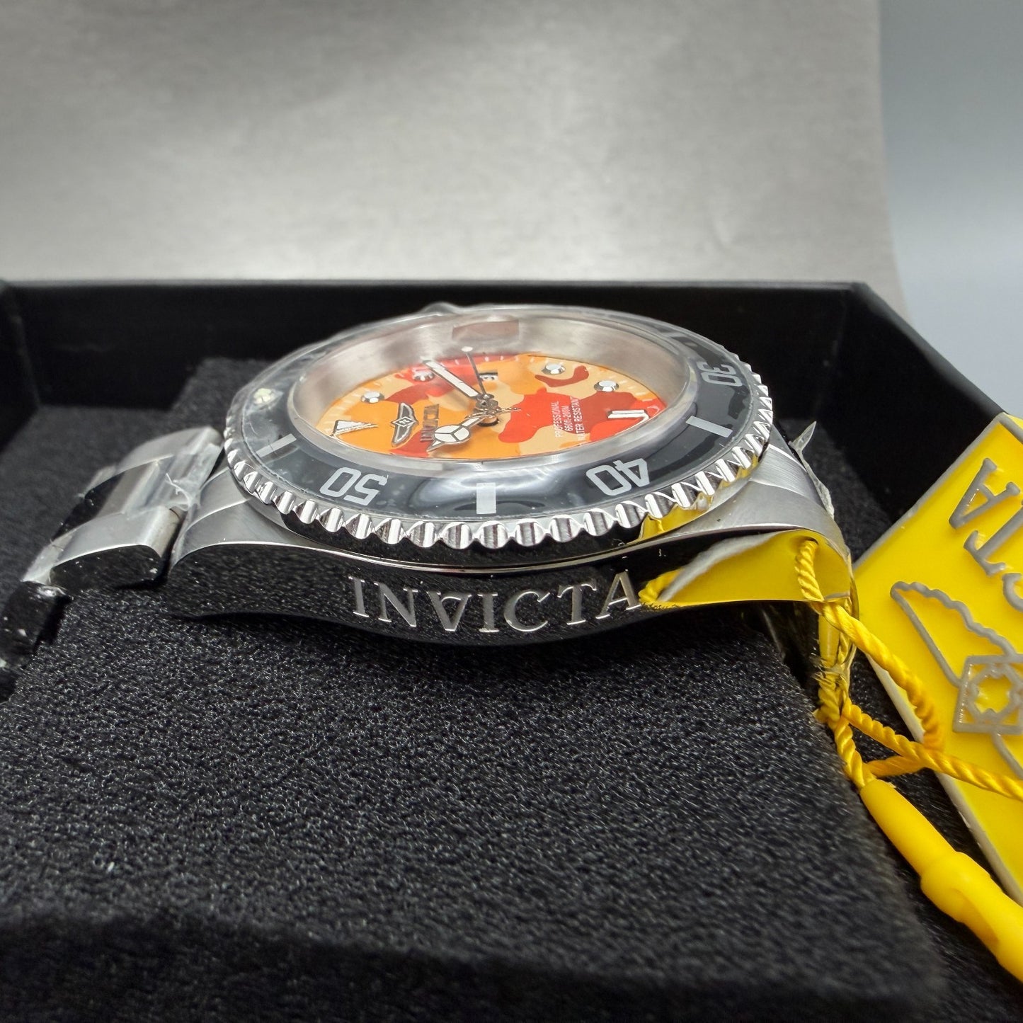 Invicta Pro Diver Watch Men 40mm Orange Camo Dial Steel Date Round 485693