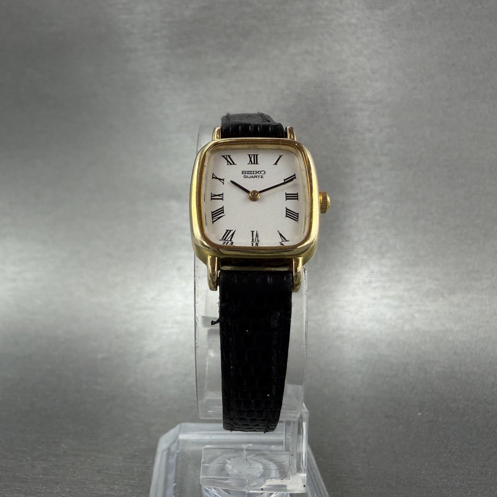 Seiko Watch Women 17mm White Dial Gold Tone Rectangle 2Y005A00 New Battery5