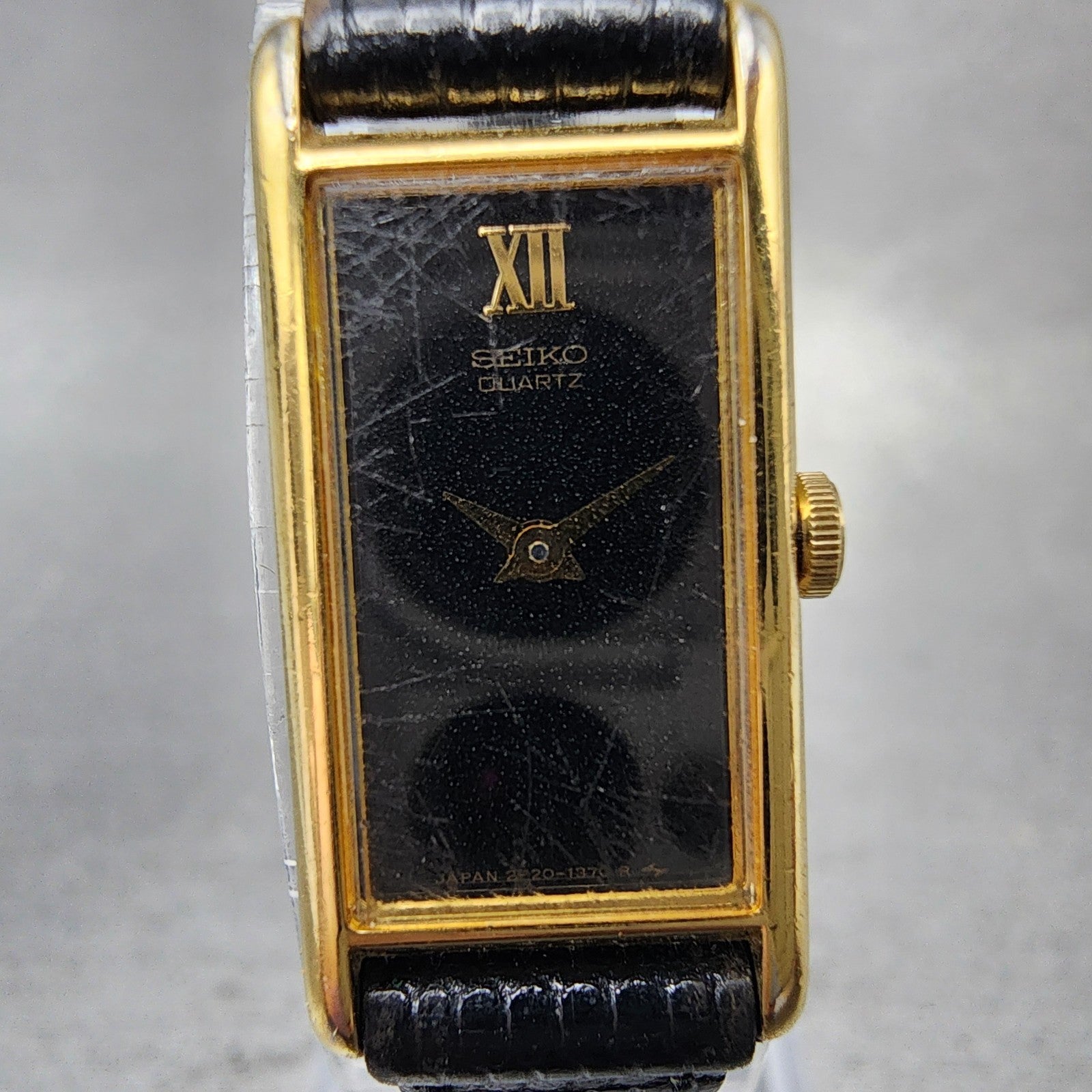 Seiko Tank Watch Women 13mm Black Dial Gold Tone Rectangle 2e206120 New Battery1