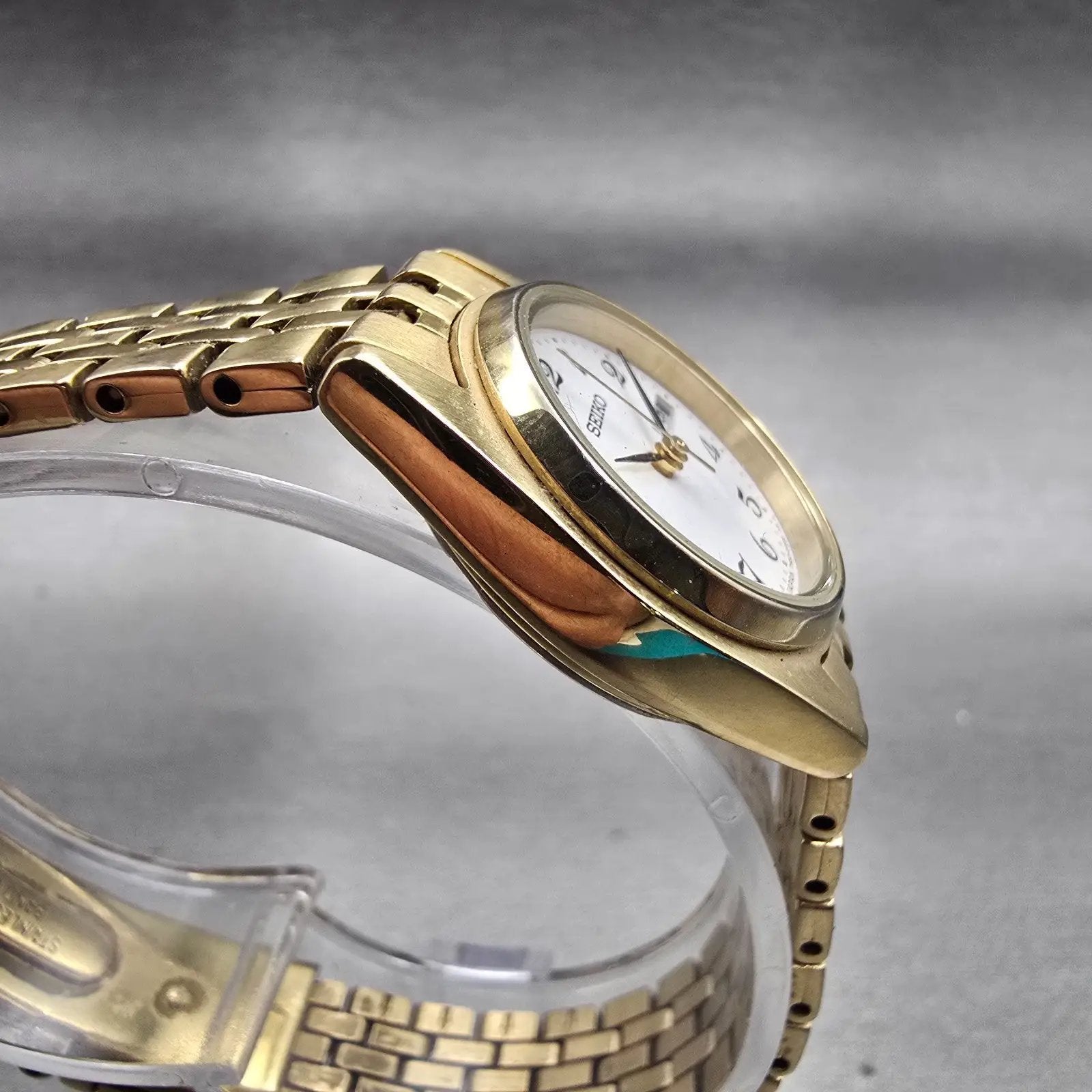 Seiko Watch Women 23mm White Dial Gold Tone Daydate Round 7N83-0011 New Battery3