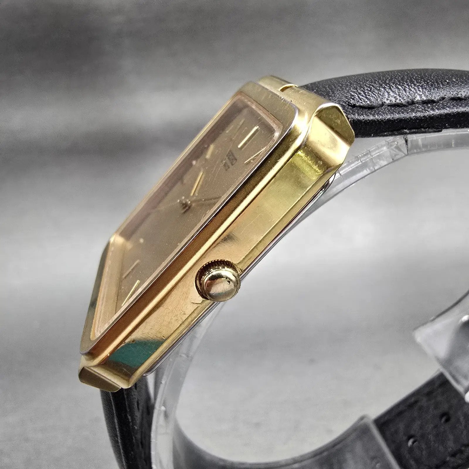 Seiko Watch Men 27mm Gold Dial Gold Tone Date Rectangle 5P32-5A79 New Battery2