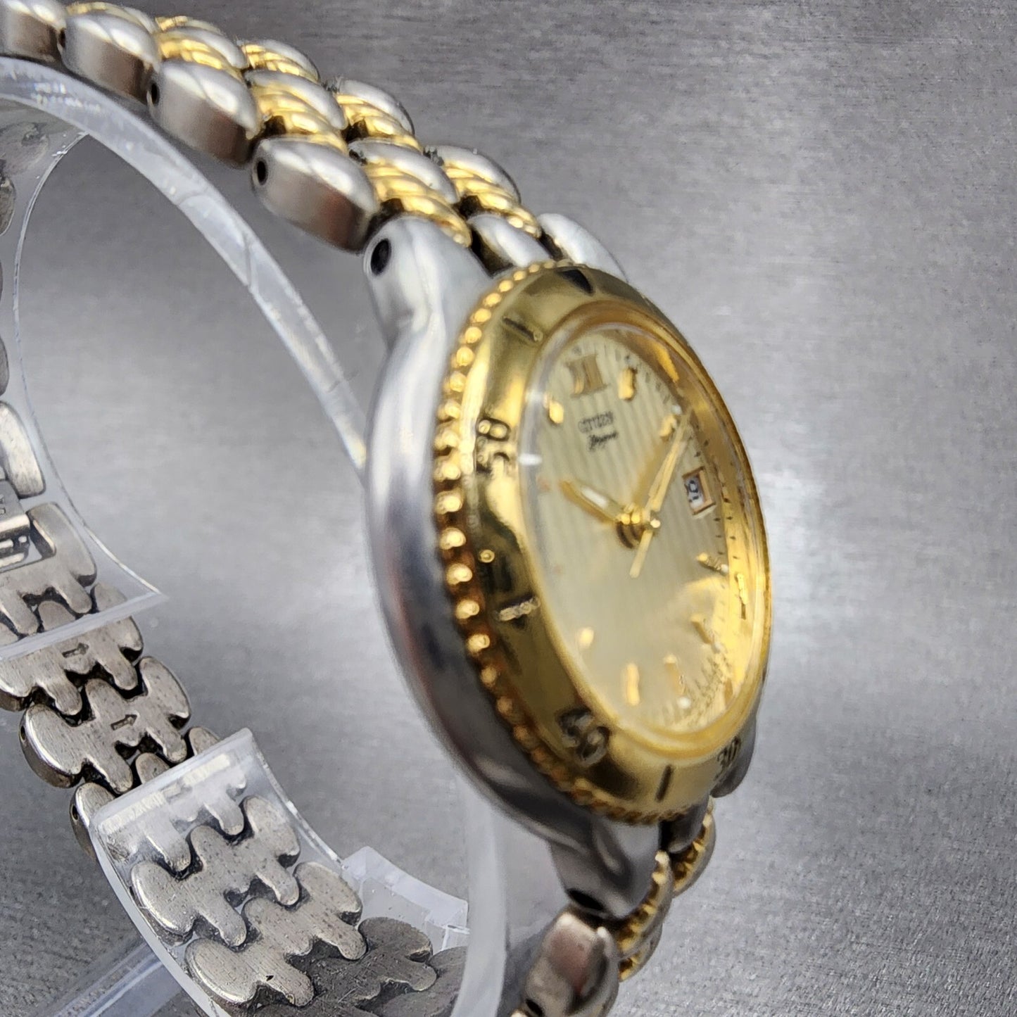 Citizen Elegance Watch Women 25mm Champange Dial Two Tone Round New Batt3