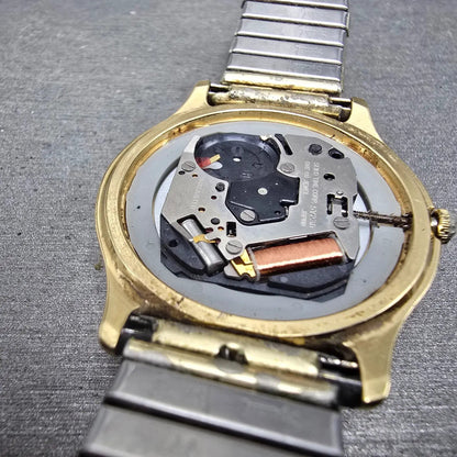Seiko 5Y23A Quartz Movement Works Daydate W/Case And Hands Vintage5