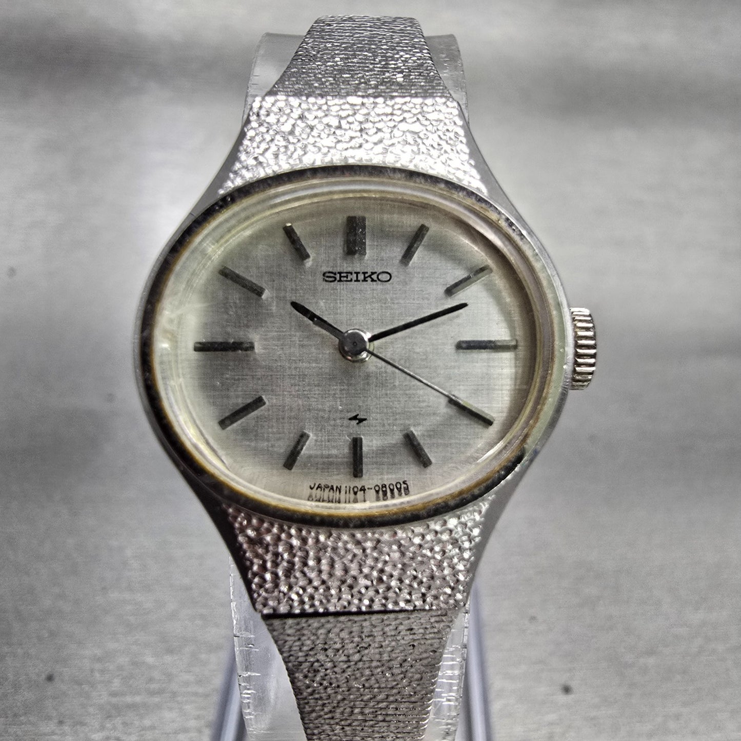 Seiko Watch Women 22mm Silver Dial Silver Tone Oval 1104-7140 Vintage Works0