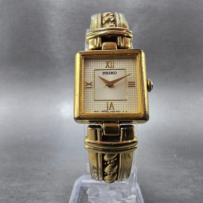 Seiko Watch Women 20mm Champagne dial Gold Square V400-6280 Bangle New Battery5