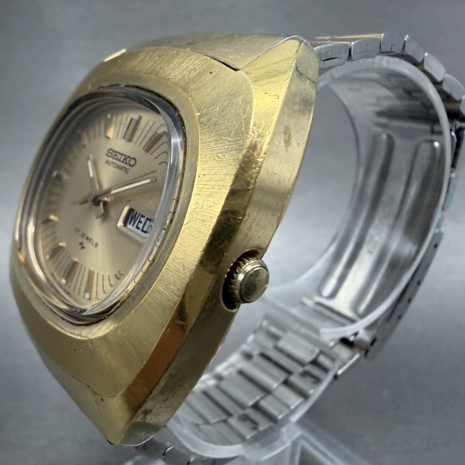 Seiko Automatic Watch Men 39mm Gold Dial Gold Tone Daydate Oval 70065009 Runs A2
