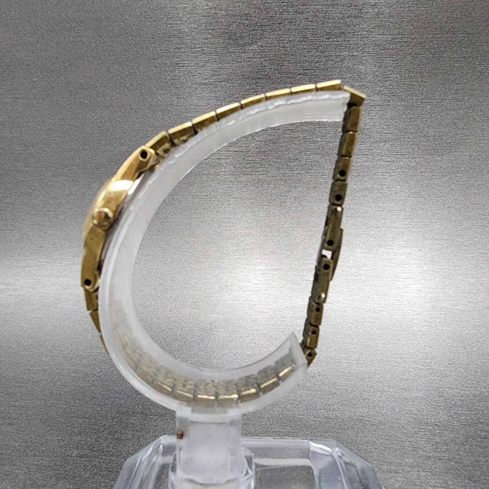 Seiko Watch Women 17mm Champange Dial Gold Tone Round 2C200209 New Battery6