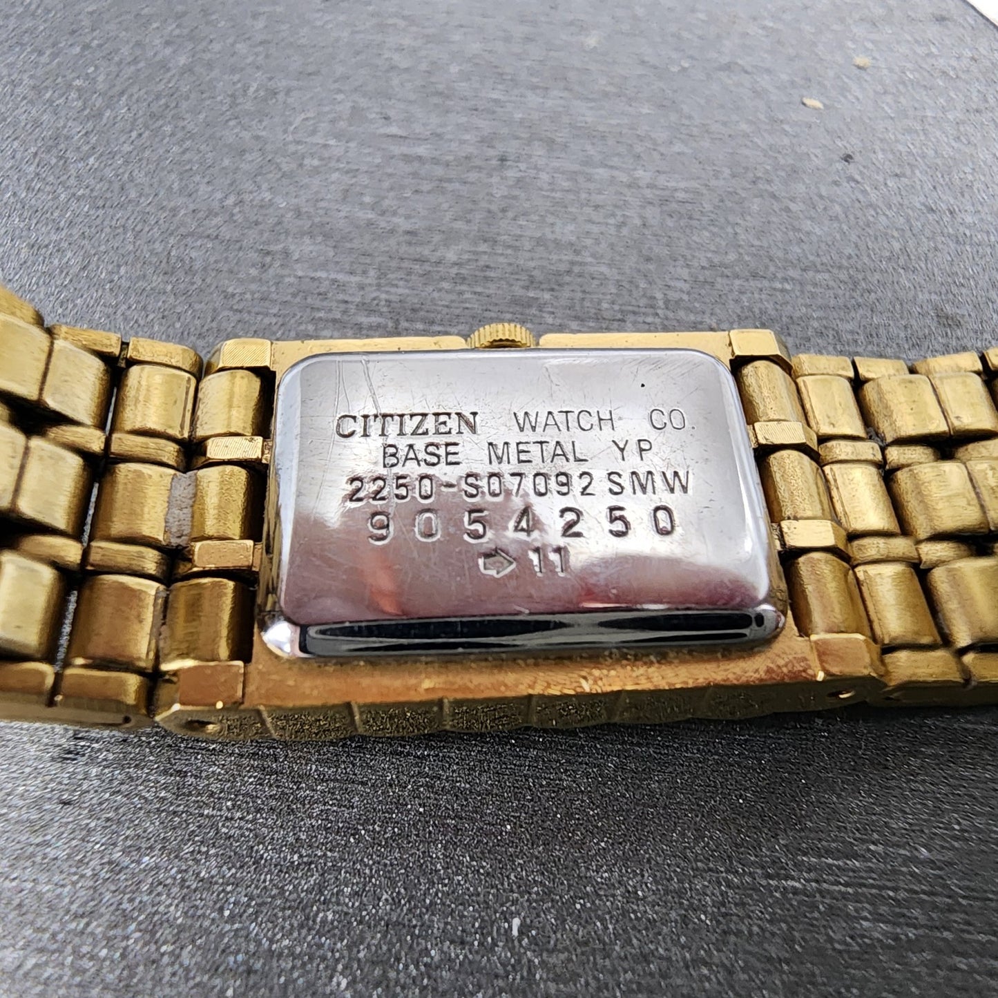 Citizen CQ Watch Women 15mm Champagne Dial Gold Tone Rectangle 2250S07092 Runs9