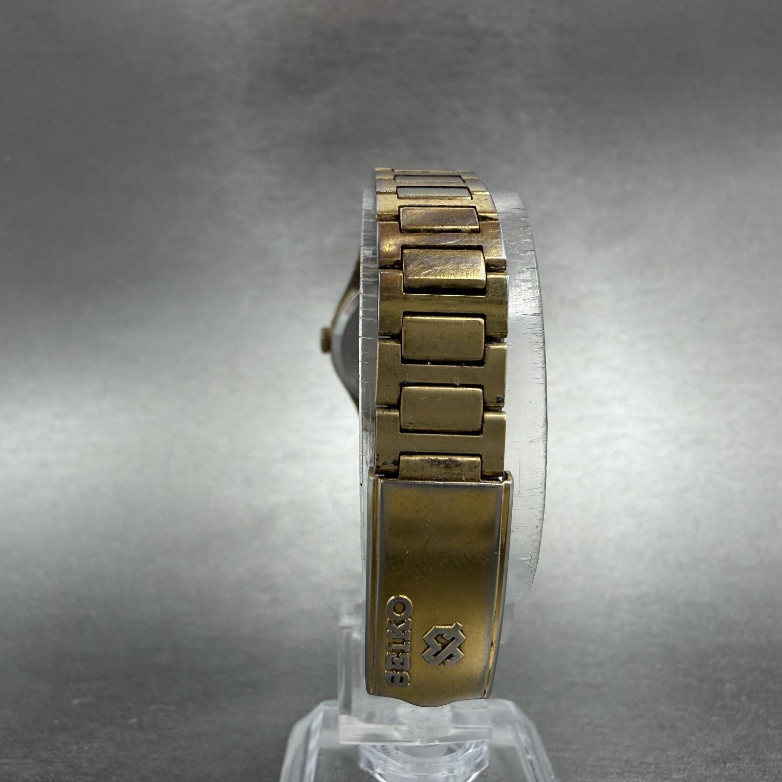 Seiko SQ Watch Women 23mm Champagne Dial Gold Tone Daydate 8523-0040 New Battery7