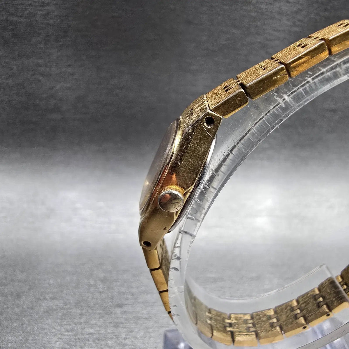 Seiko Watch Women 16mm Black Dial Gold Tone Oval 7321-5399 New Battery Vintage 52