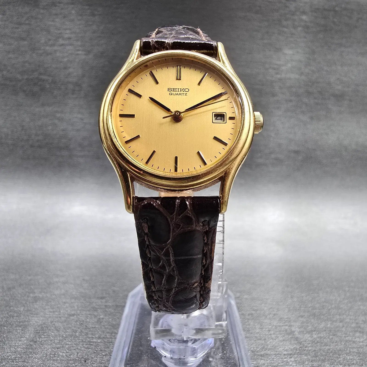 Seiko Watch Women 25mm Gold Dial Gold Tone Date Round 7N82-0101 New Battery JDM5