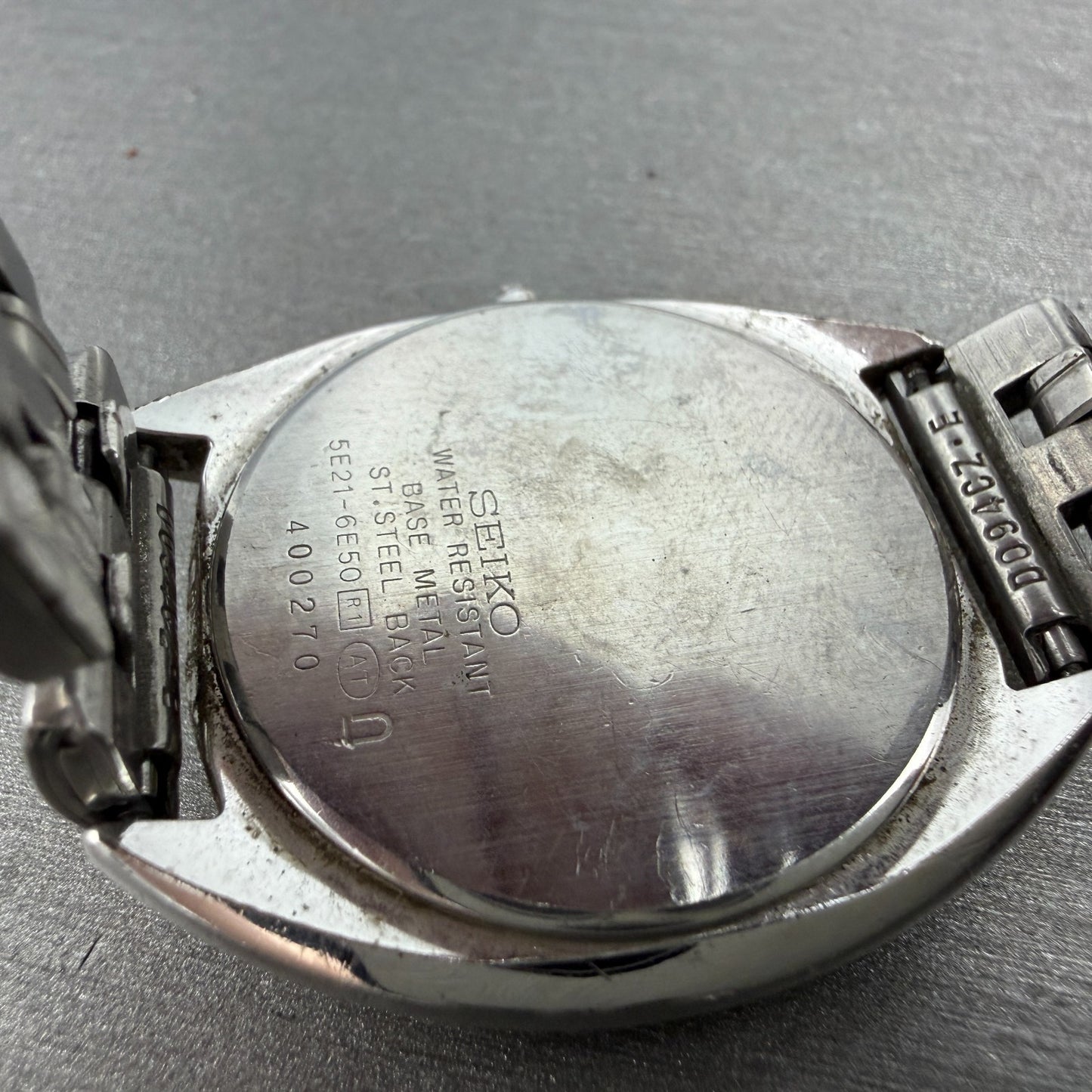 Seiko Lucent Watch Men 33mm White Dial Silver Tone Round 5E21-6E50 PARTS Vintage10