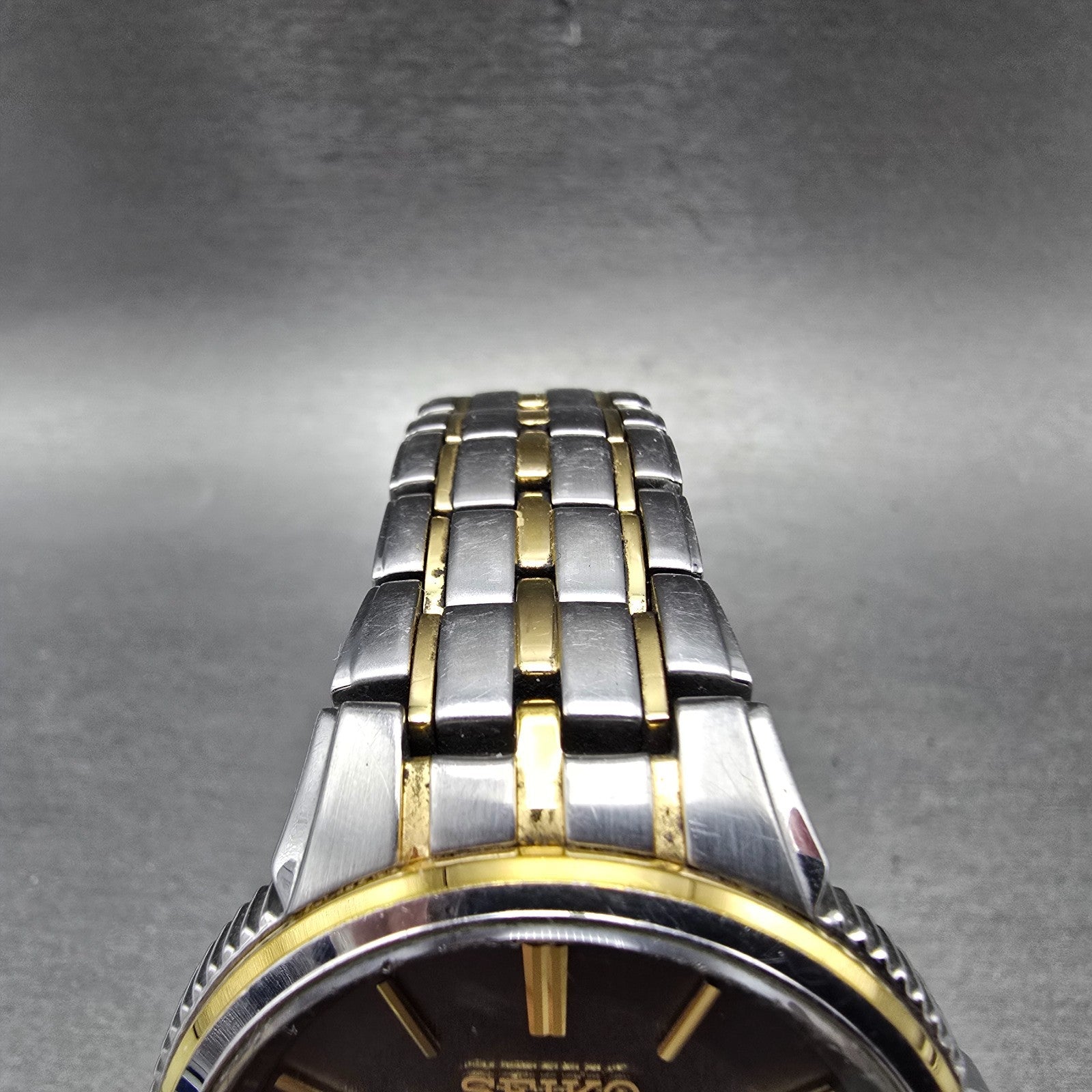 Seiko Solar Watch Men 40mm Black Dial Two Tone Date Round V157-0CY0 Runs4