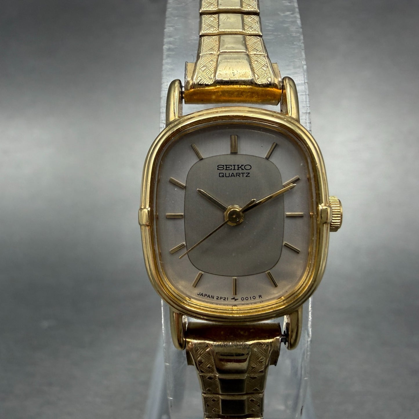 Seiko Watch Women 17mm Silver Dial Gold Tone Oval Vintage 2P21-5009 New Battery0