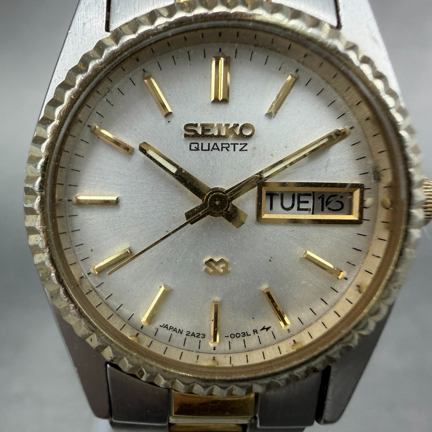 Seiko SQ Watch Women 25mm Silver Dial Two Tone Daydate Round 2A23-0039 NewBat 791