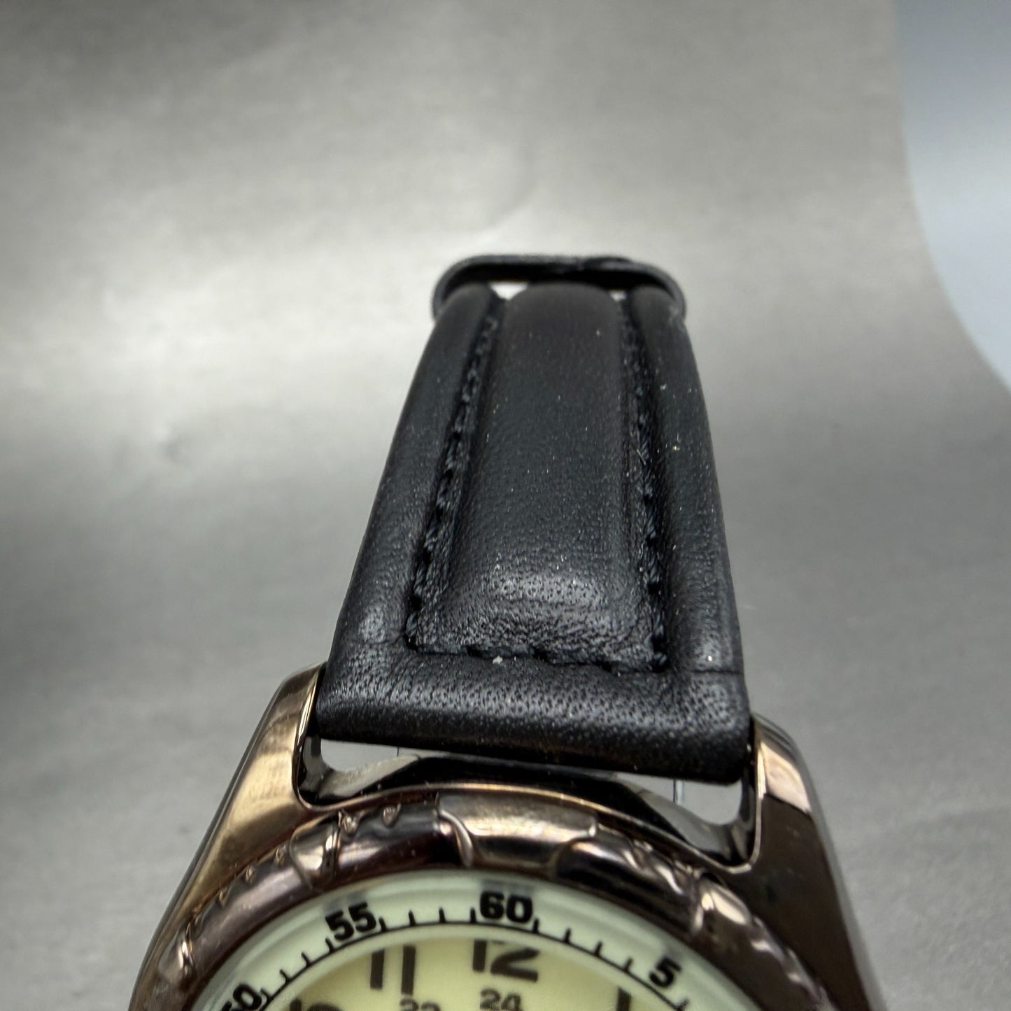 Pulsar Dive Watch Men 39mm Cream Dial Gold Tone Date V732-0E10 SAMPLE PARTS6