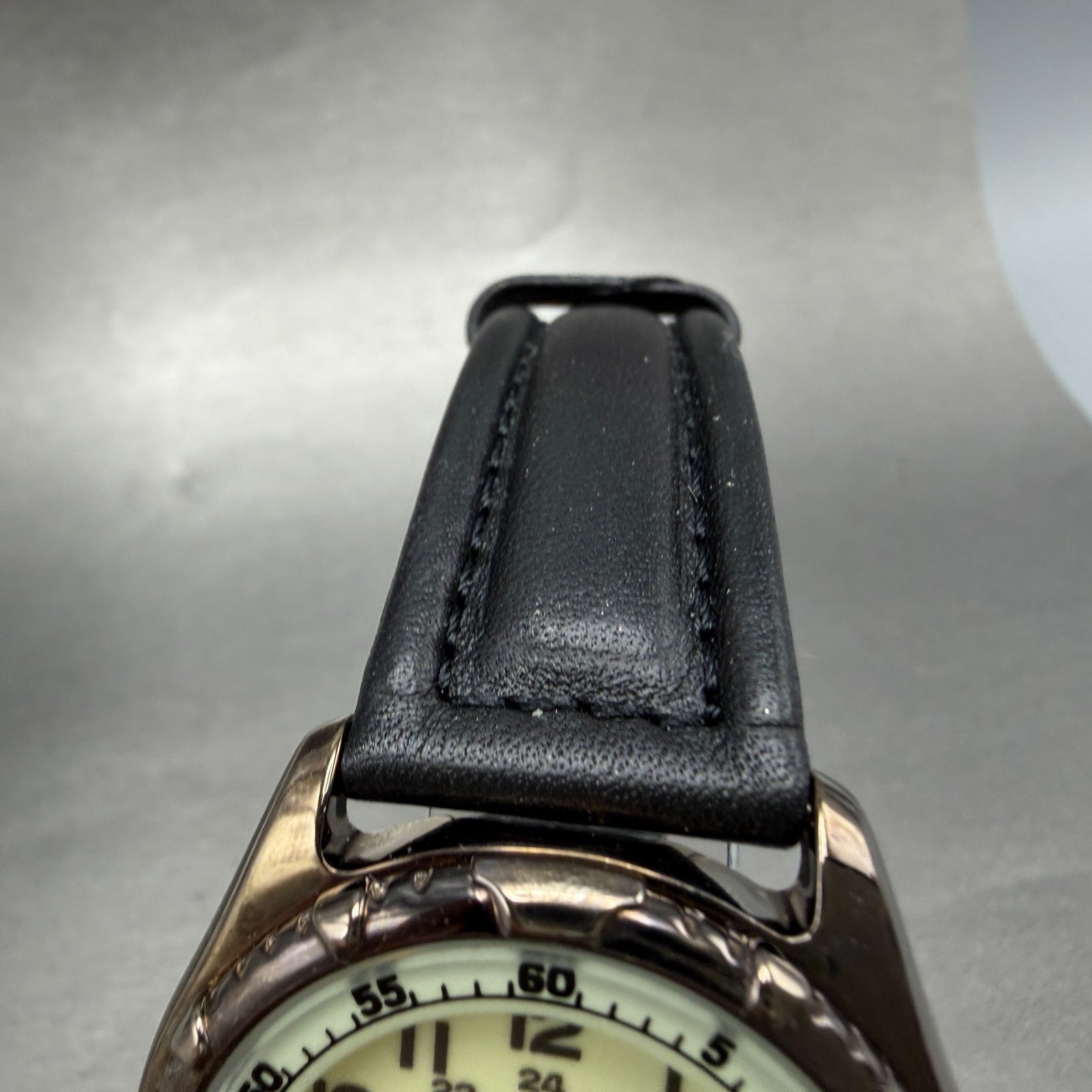 Pulsar Dive Watch Men 39mm Cream Dial Gold Tone Date V732-0E10 SAMPLE PARTS6