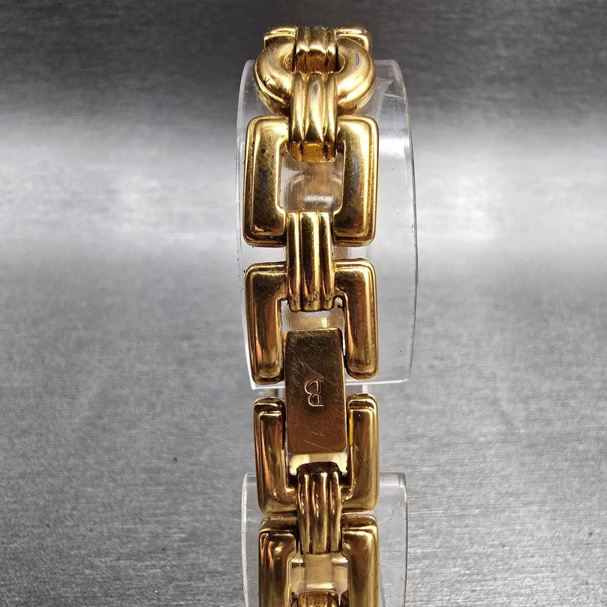 Bulova Watch Women 17mm White Dial Gold Tone Square 97T38 New Battery7