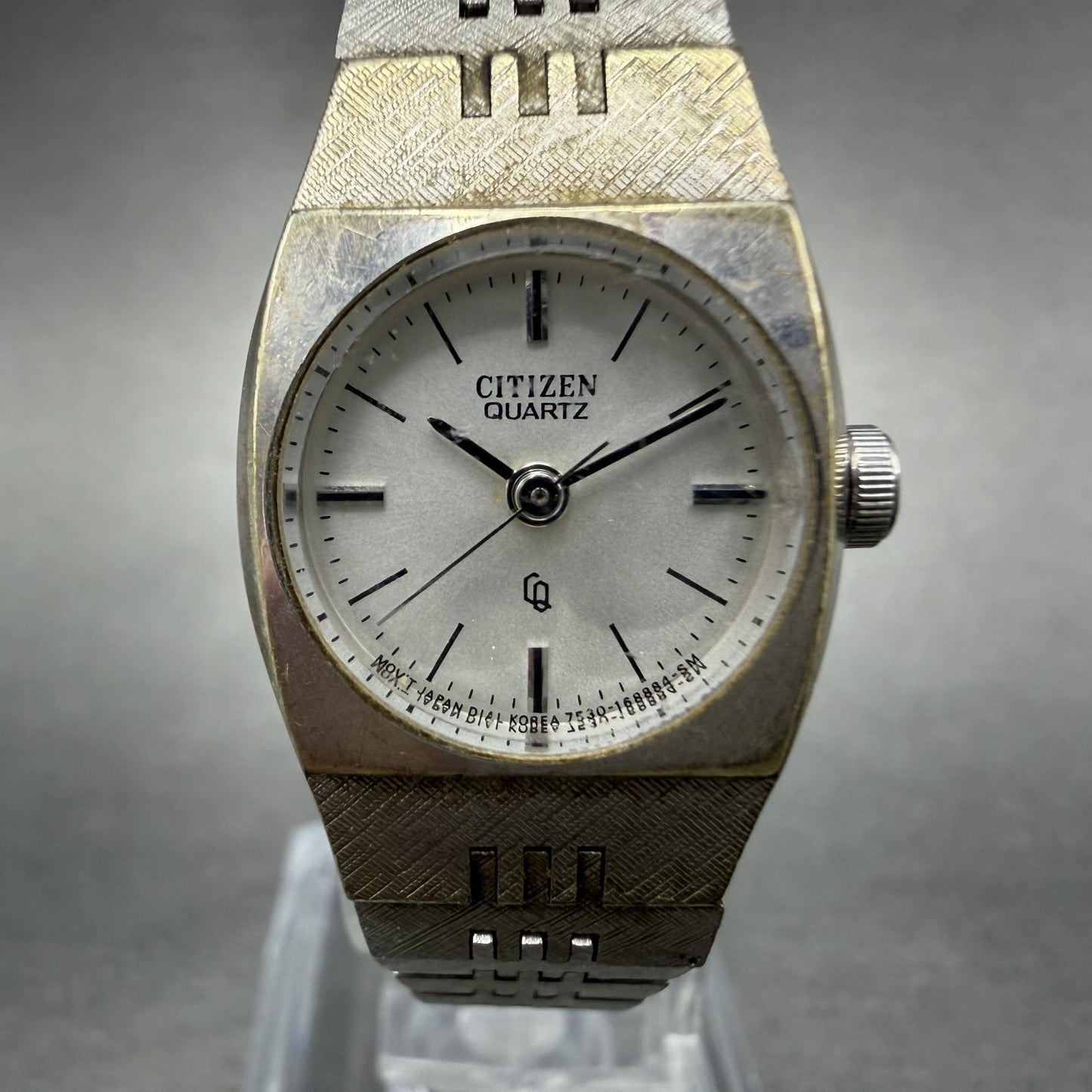Citizen CQ Watch Women 18m Silver Dial Silver Tone Round 4-040457 New Battery VT1