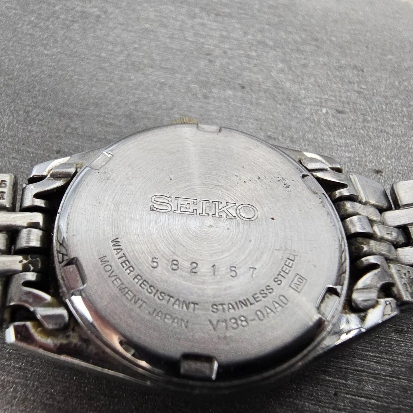 Seiko Solar Watch Women 26mm White Dial Two Tone Daydate Round V138-0AA0 Runs8