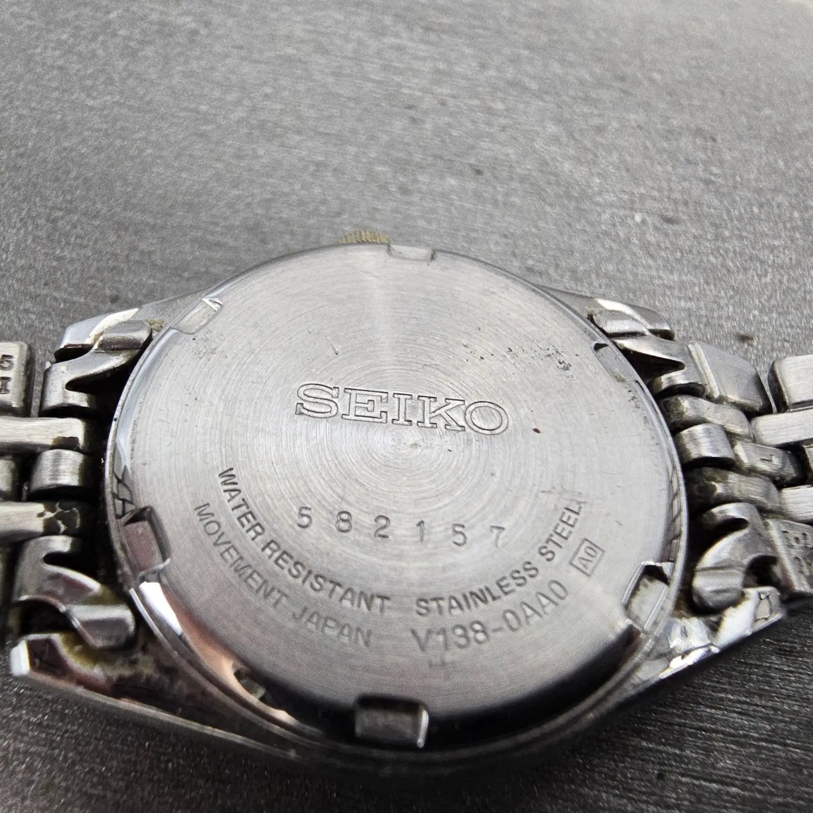 Seiko Solar Watch Women 26mm White Dial Two Tone Daydate Round V138-0AA0 Runs8