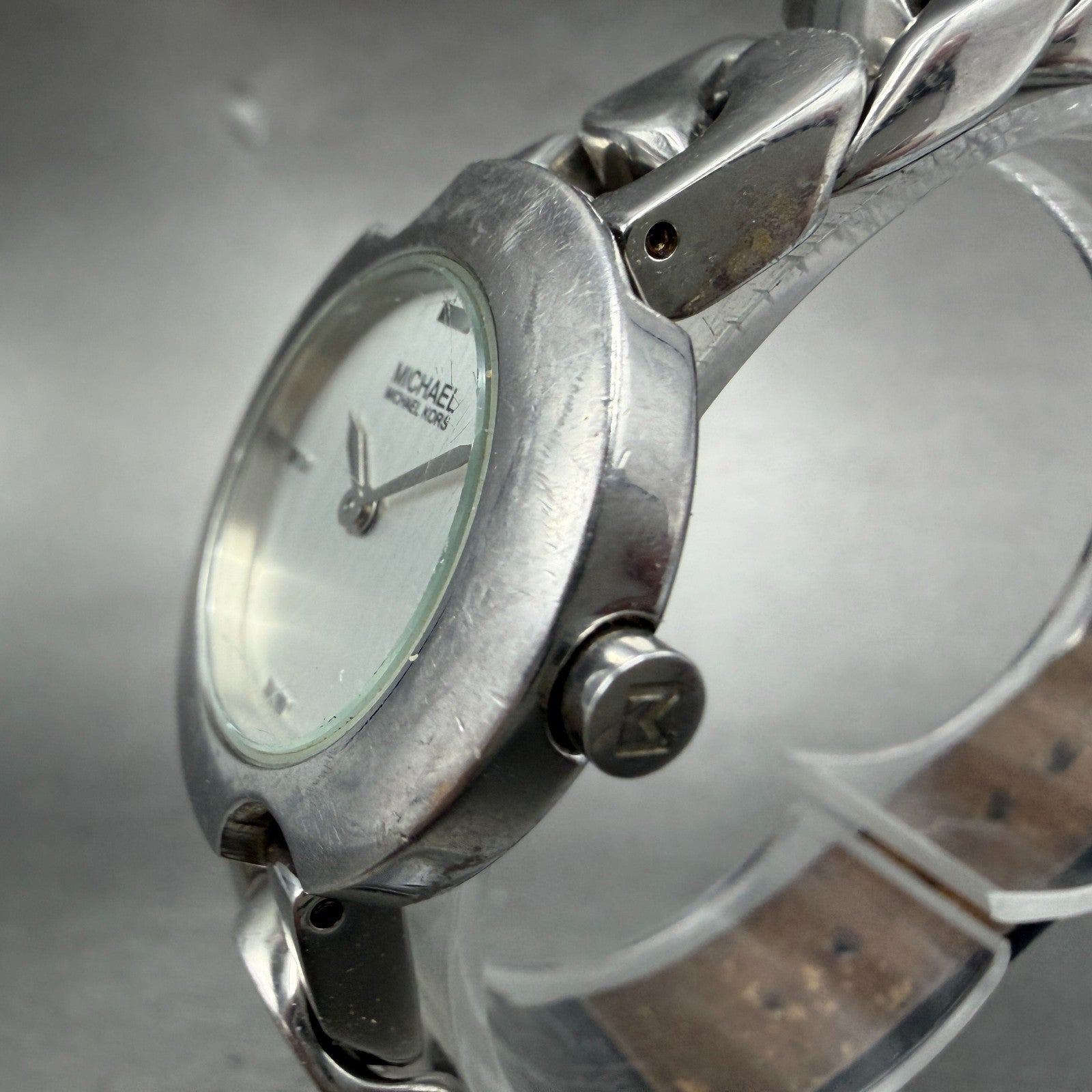 Michael Kors Watch Women 29mm Silver Dial Steel Round MK-4033 New Battery2