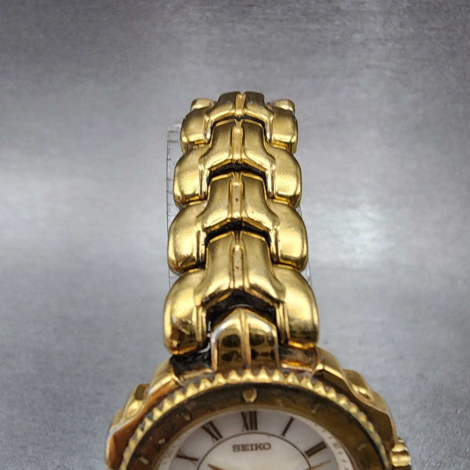 Seiko Sports 50 Watch Women 27mm MOP Dial Gold Tone Date 7n820479 New Battery4