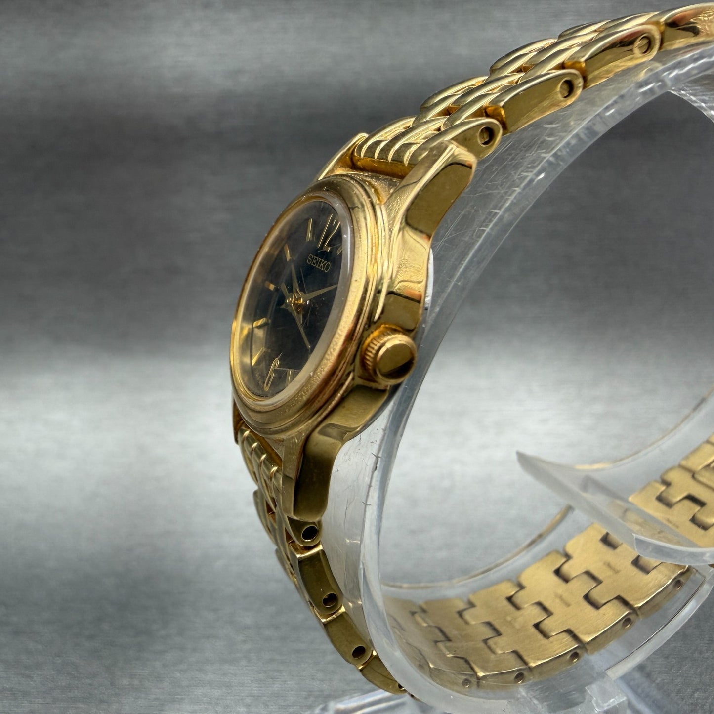Seiko Watch Women 19mm Black Dial Gold Tone Round 1n01-0gd0 New Battery Vintage2