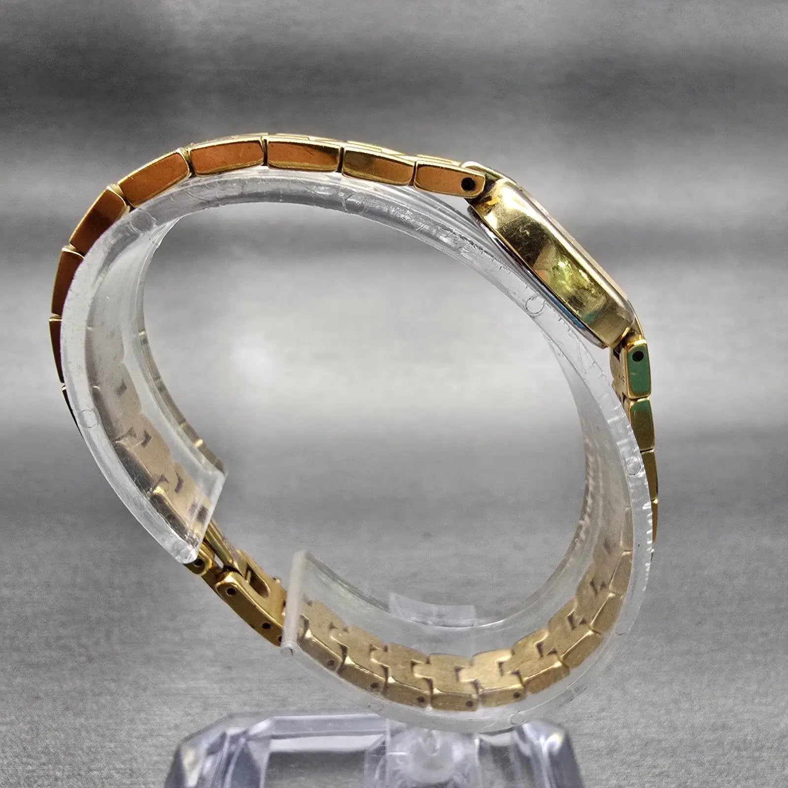 Seiko Watch Women 14mm Gold Dial Gold Tone Oval 1F20-5A49 New Battery Vintage8