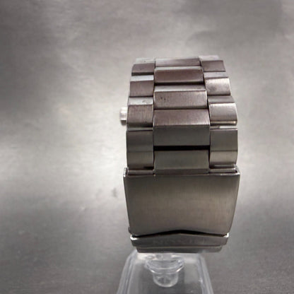 Nixon The Private Watch Men 42mm Black Dial Silver Tone Round Bracelet New Batt7