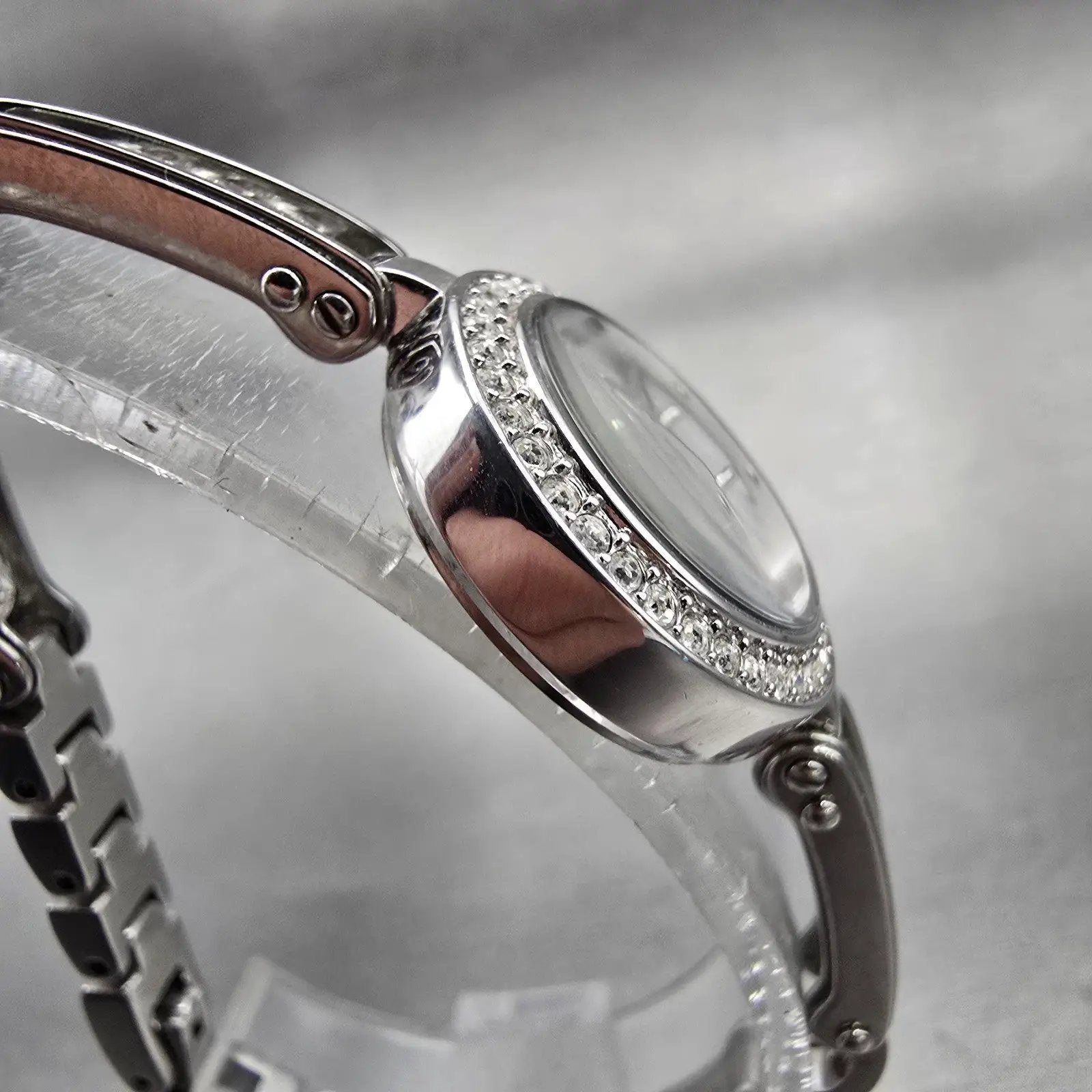 Bulova Watch Women 20mm MOP Dial Silver Tone Gemmed Round 96T71 New Battery3