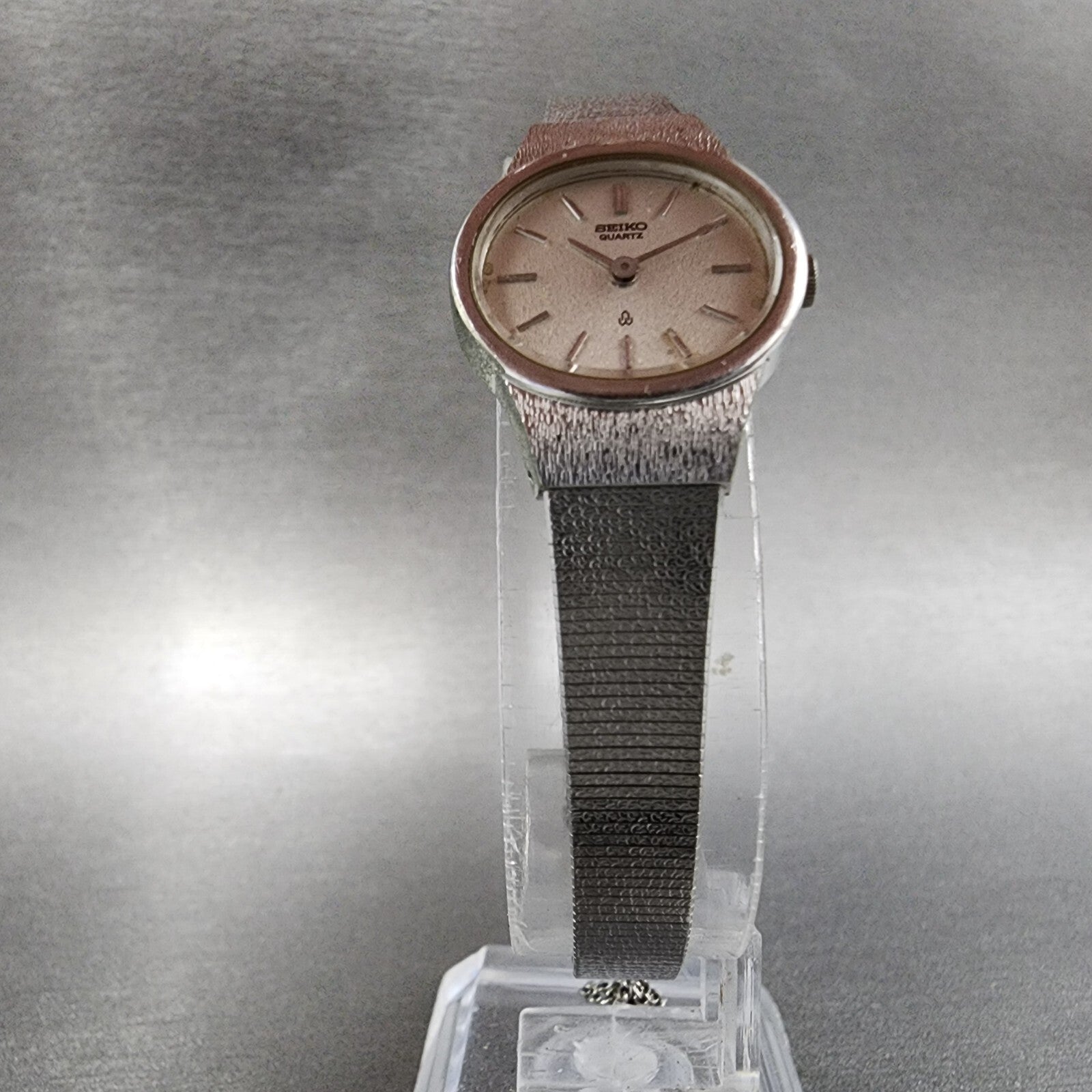 Seiko Watch Women 20mm Silver Dial Silver Tone Oval 23205430 New Battery VTG5