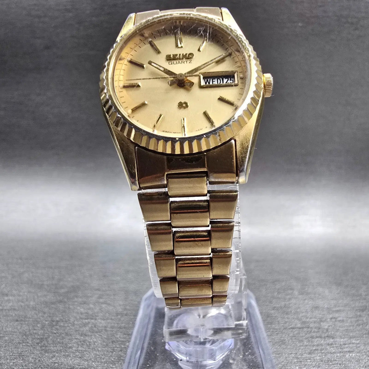 Seiko SQ Watch Women 24mm Gold Dial Gold Tone Daydate Round 3E23-0A60 New Batt5