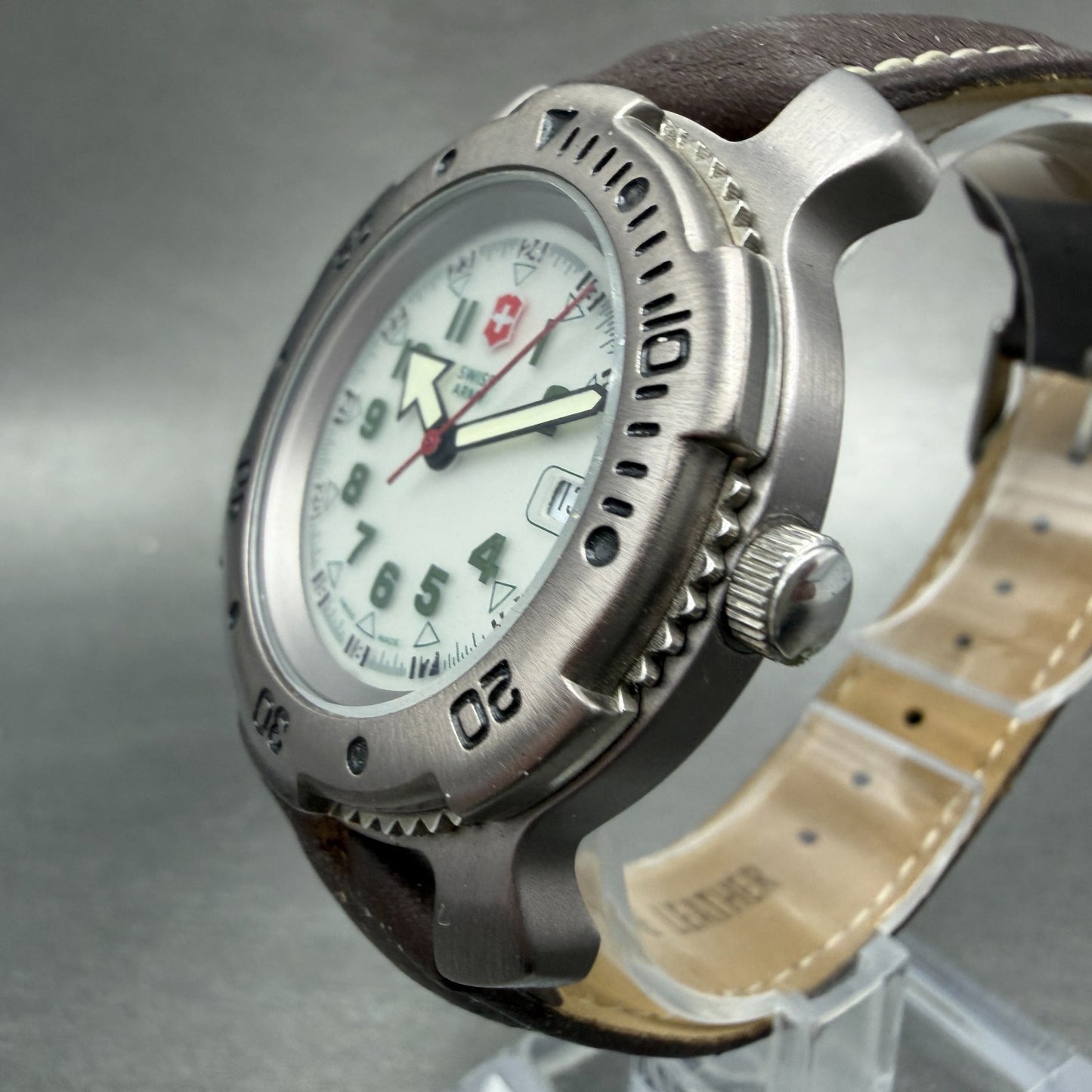 Victorinox Swiss Army Sportline Watch Men 37mm White Dial Silver READ!! New Batt2