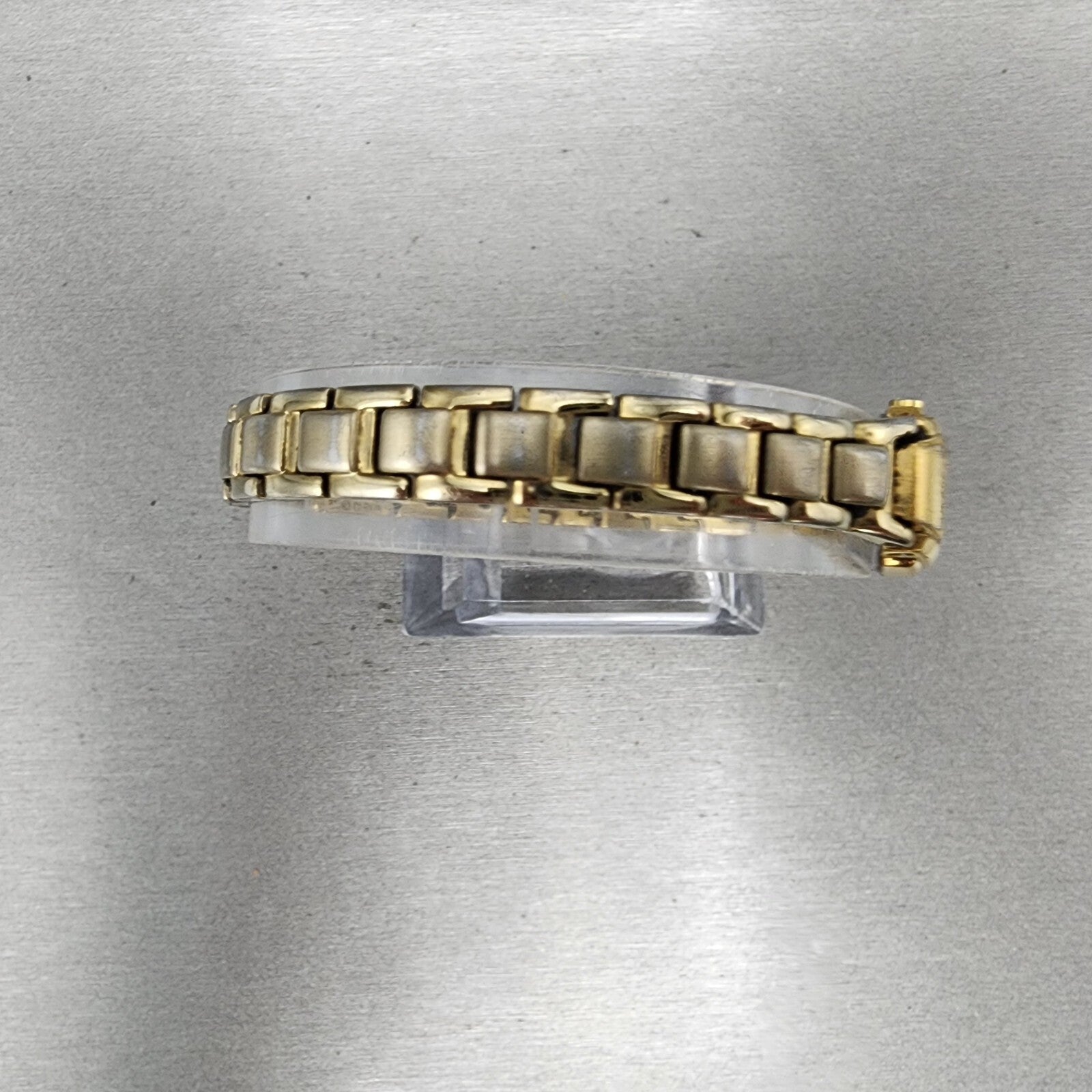 Seiko Tank Watch Women 16mm White Dial Gold Tone Rectangle 1N000GA0 New Battery9