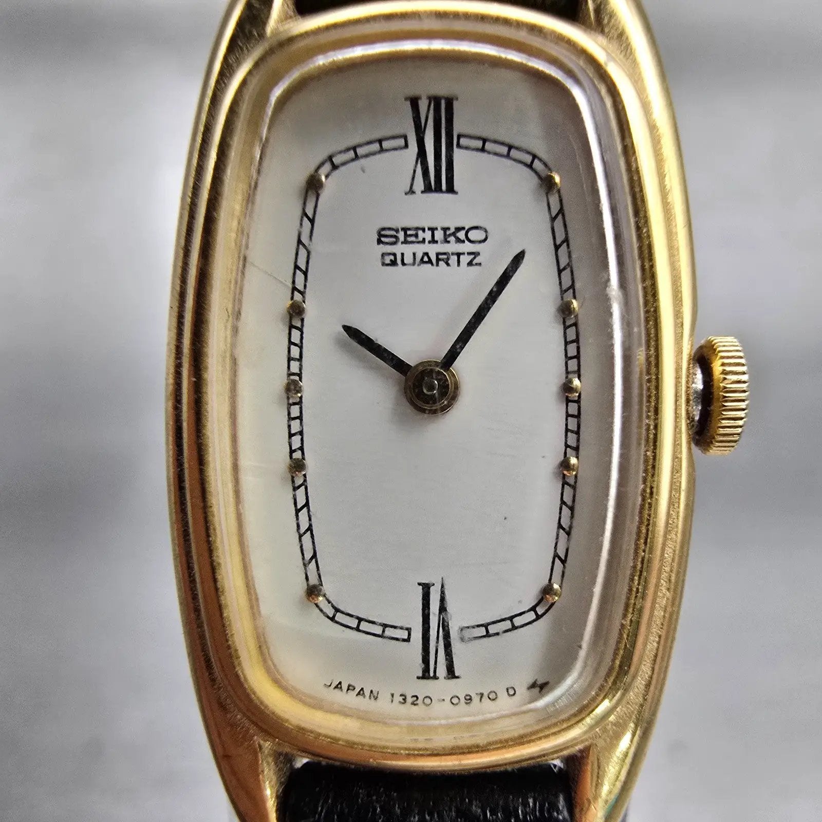 Seiko Watch Women 15mm White Dial Gold Tone Oval 1320-5769 New Battery Vintage1