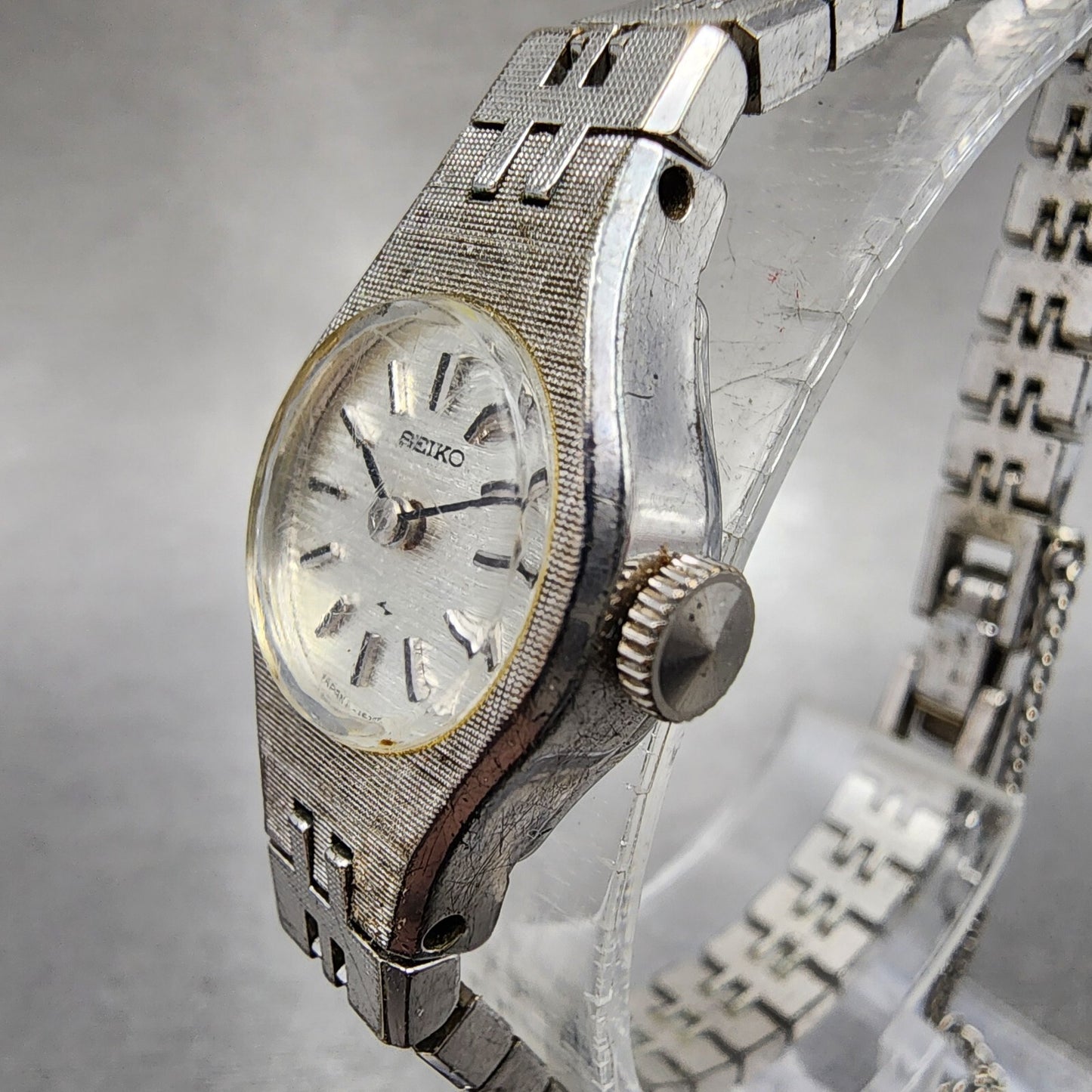 Seiko Watch Women 18mm Silver Dial Silver Tone Manual Round 110639 Runs2