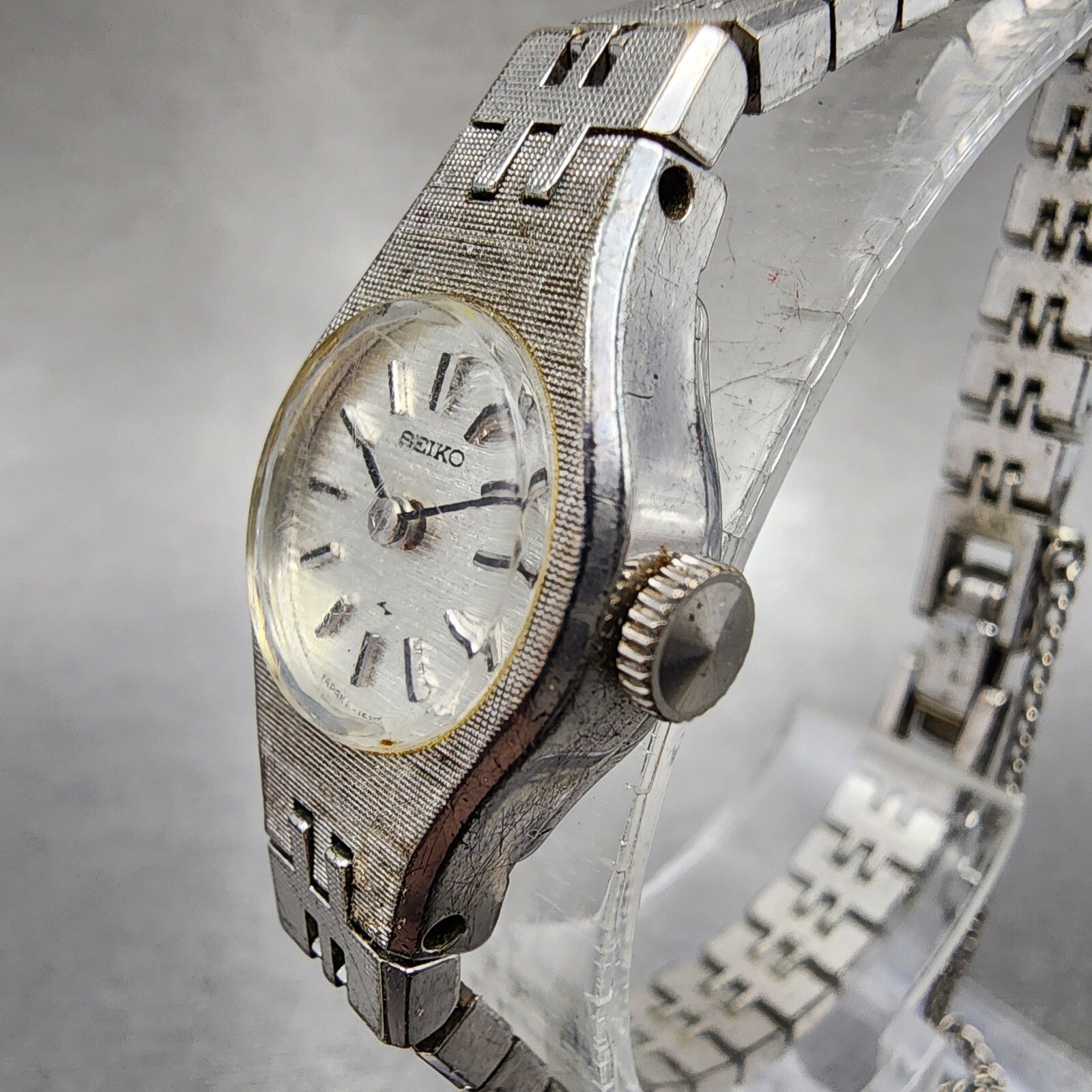 Seiko Watch Women 18mm Silver Dial Silver Tone Manual Round 110639 Runs2