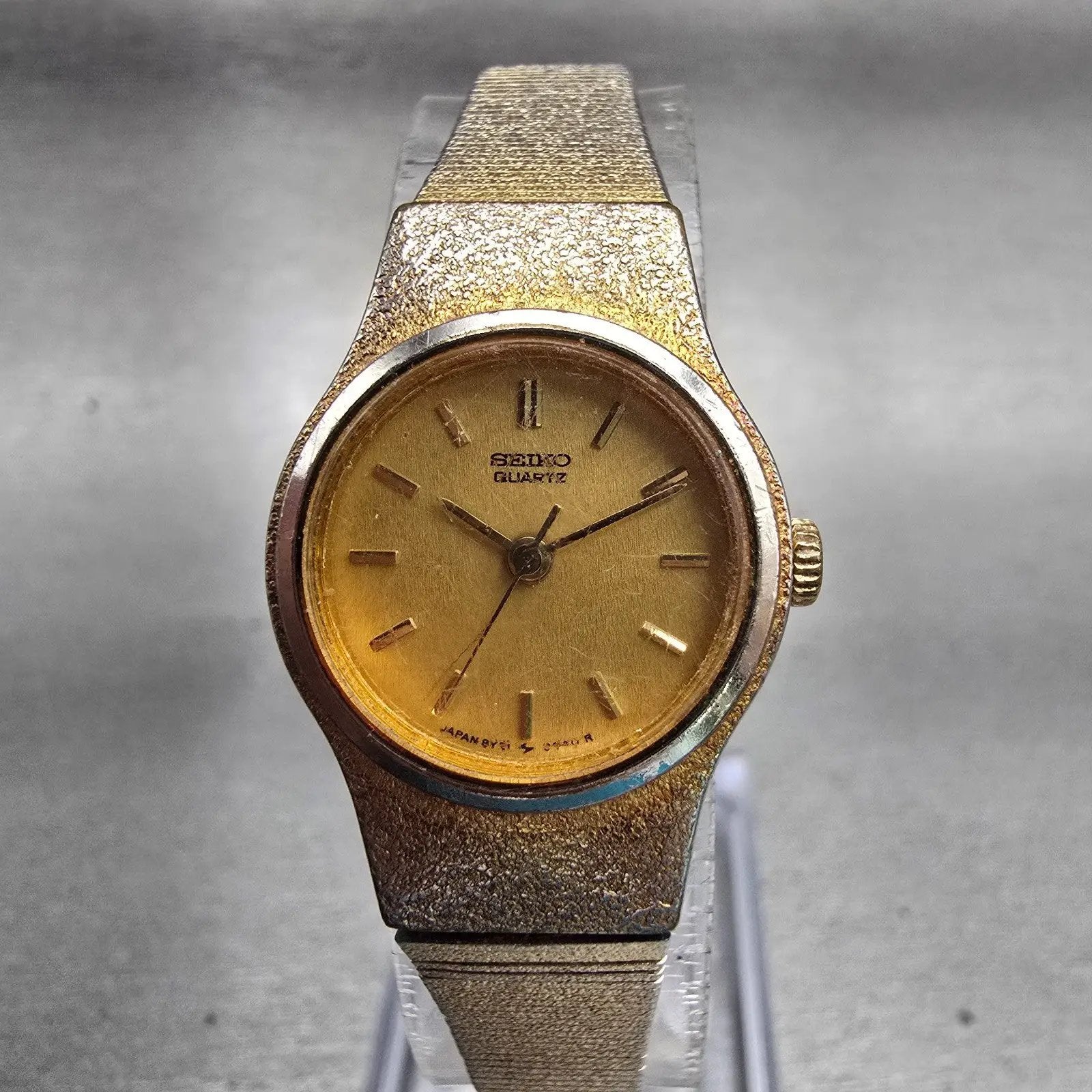 Seiko Watch Women 20mm Gold Dial Gold Tone Round 8Y21-0029 New Battery Vintage0